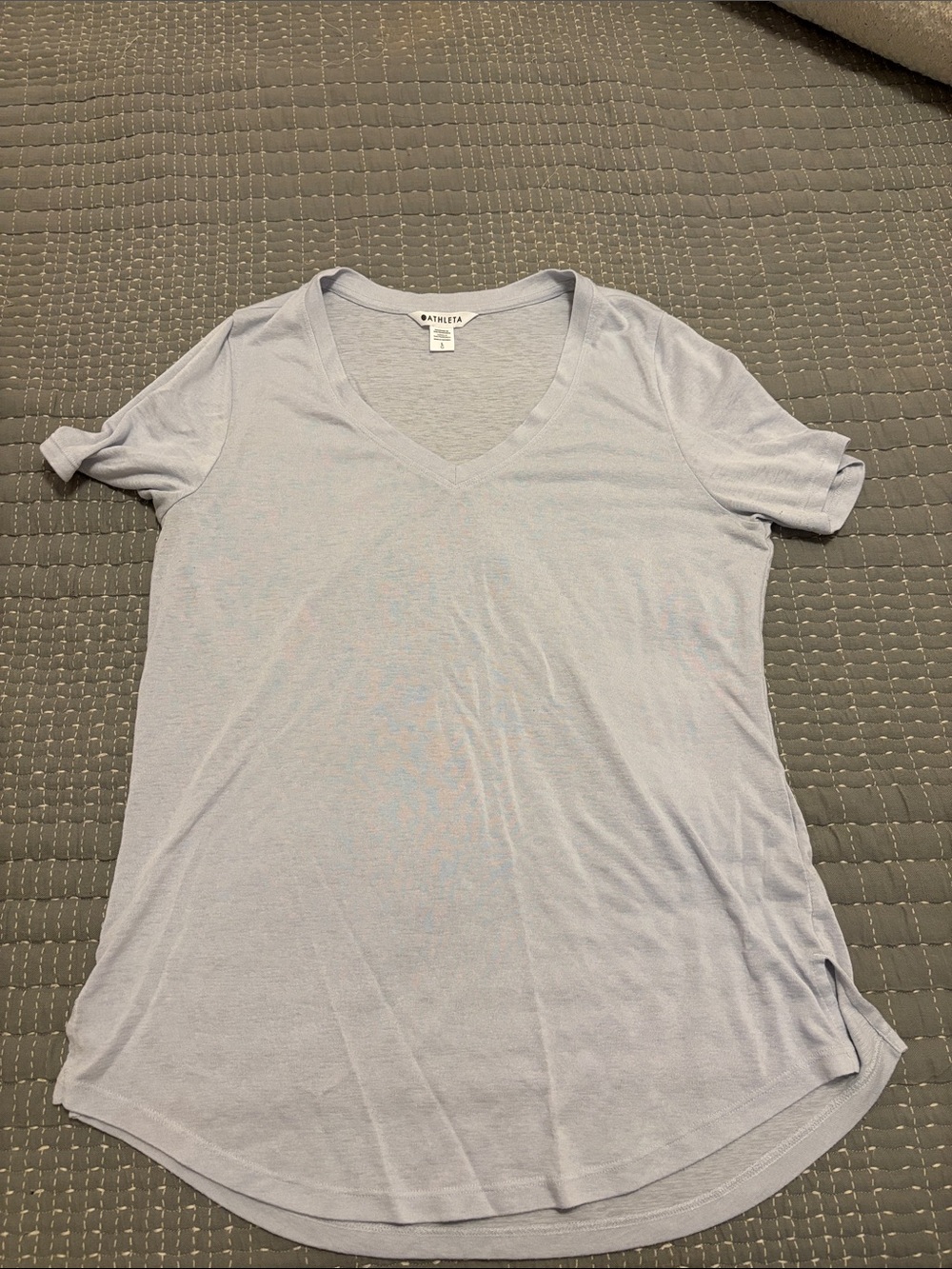 Athleta Light Lavender V-Neck Short Sleeve Tee